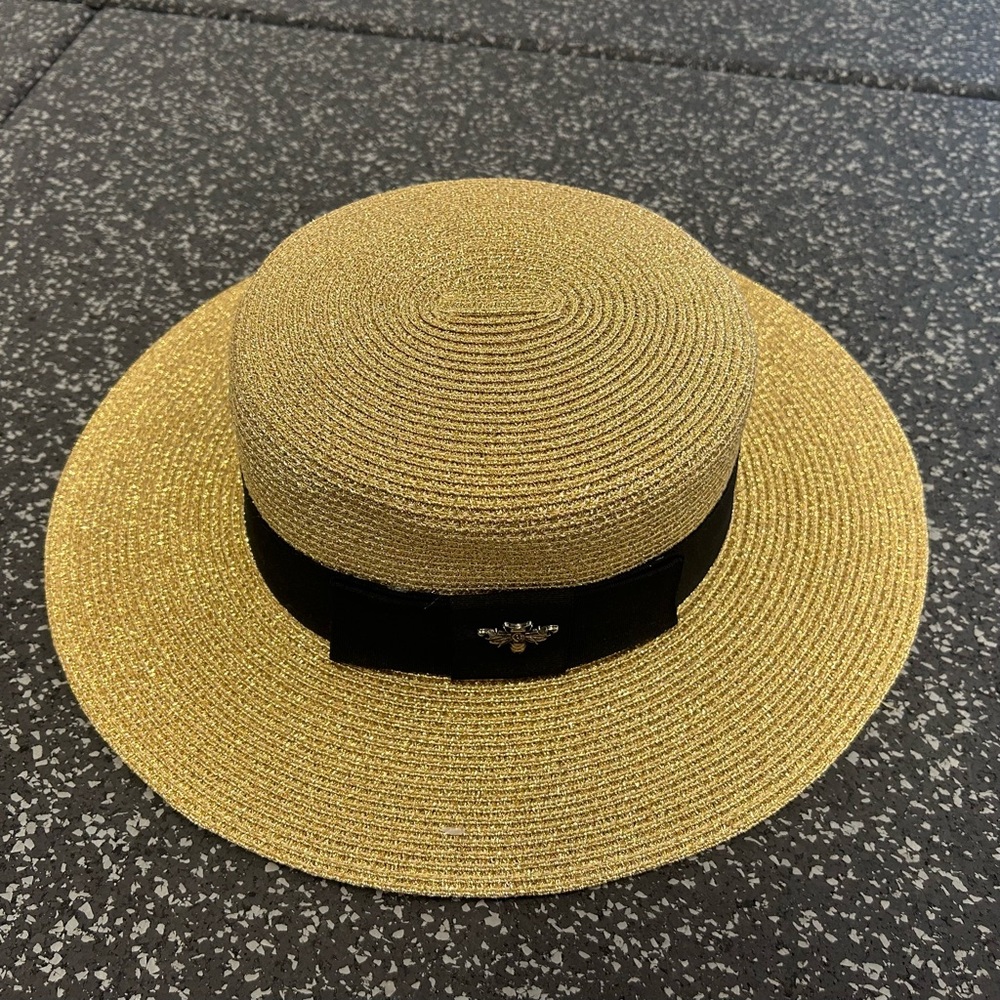 W. Seven Glitter Straw Sunhat Bee 56-58 cm Perfect condition